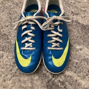 Kids Nike Mercury Indoor Soccer shoes